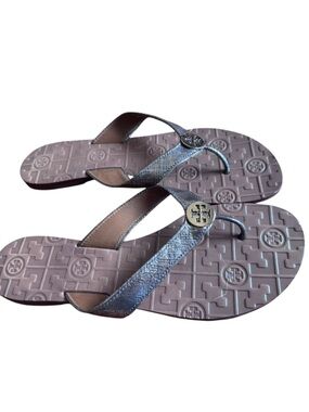 Tory Burch Thora Gold Thong Leather Flip Flop Embossed Footbed Thongs 9M Excelle